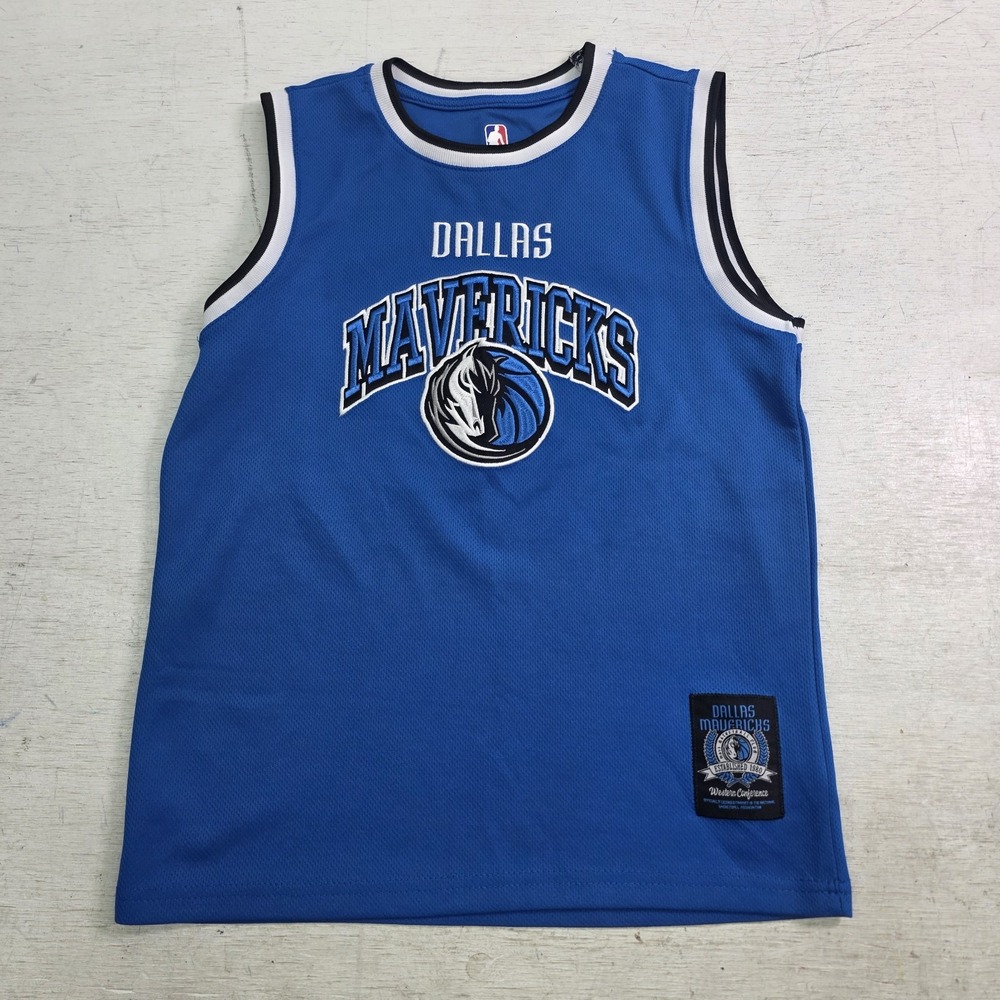 Dallas Mavericks Embroidered Basketball Jersey Youth Medium 10-12 Blue NBA EUC